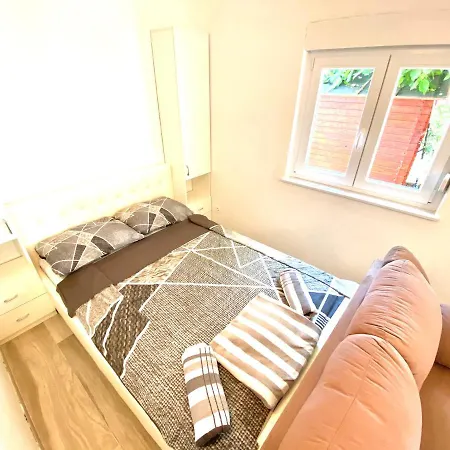 Apartment Loky - Sunny House 150m From Sea With Pool *