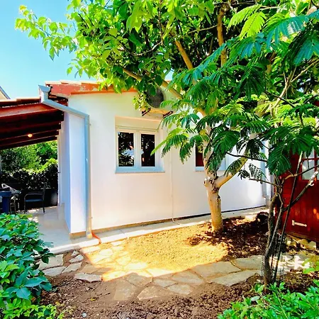 Loky - Sunny House 150m From Sea With Pool
