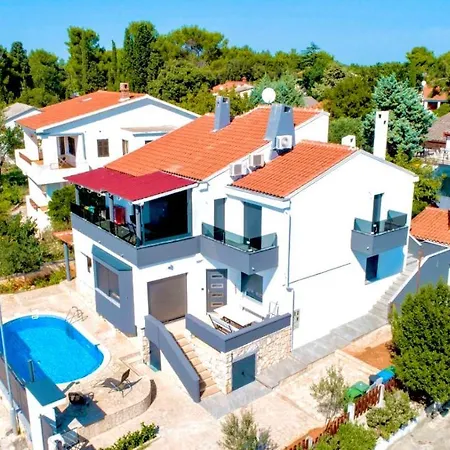Loky - Sunny House 150m From Sea With Pool Banjole