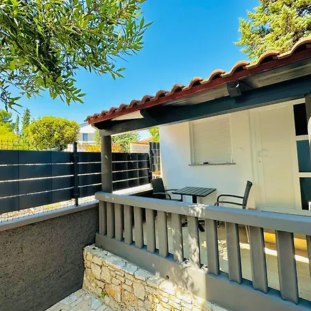 Loky - Sunny House 150m From Sea With Pool Apartment Banjole