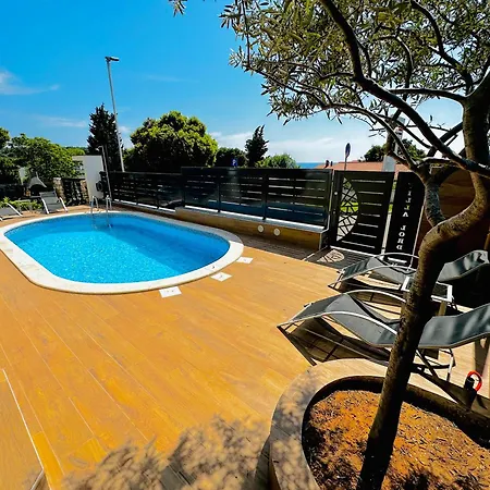 Loky - Sunny House 150m From Sea With Pool Apartment *