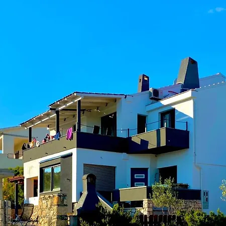 Loky - Sunny House 150m From Sea With Pool Apartament