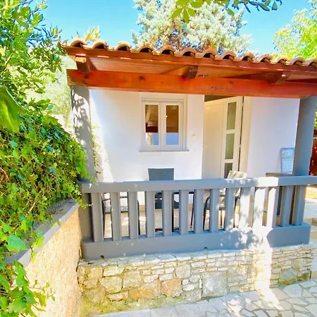 Apartment Loky - Sunny House 150m From Sea With Pool *