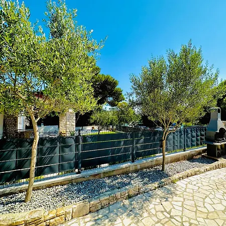 Loky - Sunny House 150m From Sea With Pool *